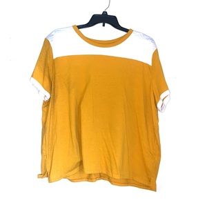 💛🌼Old Navy Yellow Tee